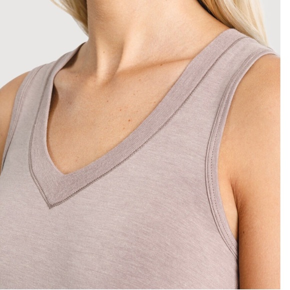 Kit and Ace Tops - Kit and Ace kit tech taupe V-neck tank XS